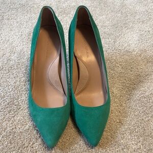 Banana Republic Green Pointed Heels